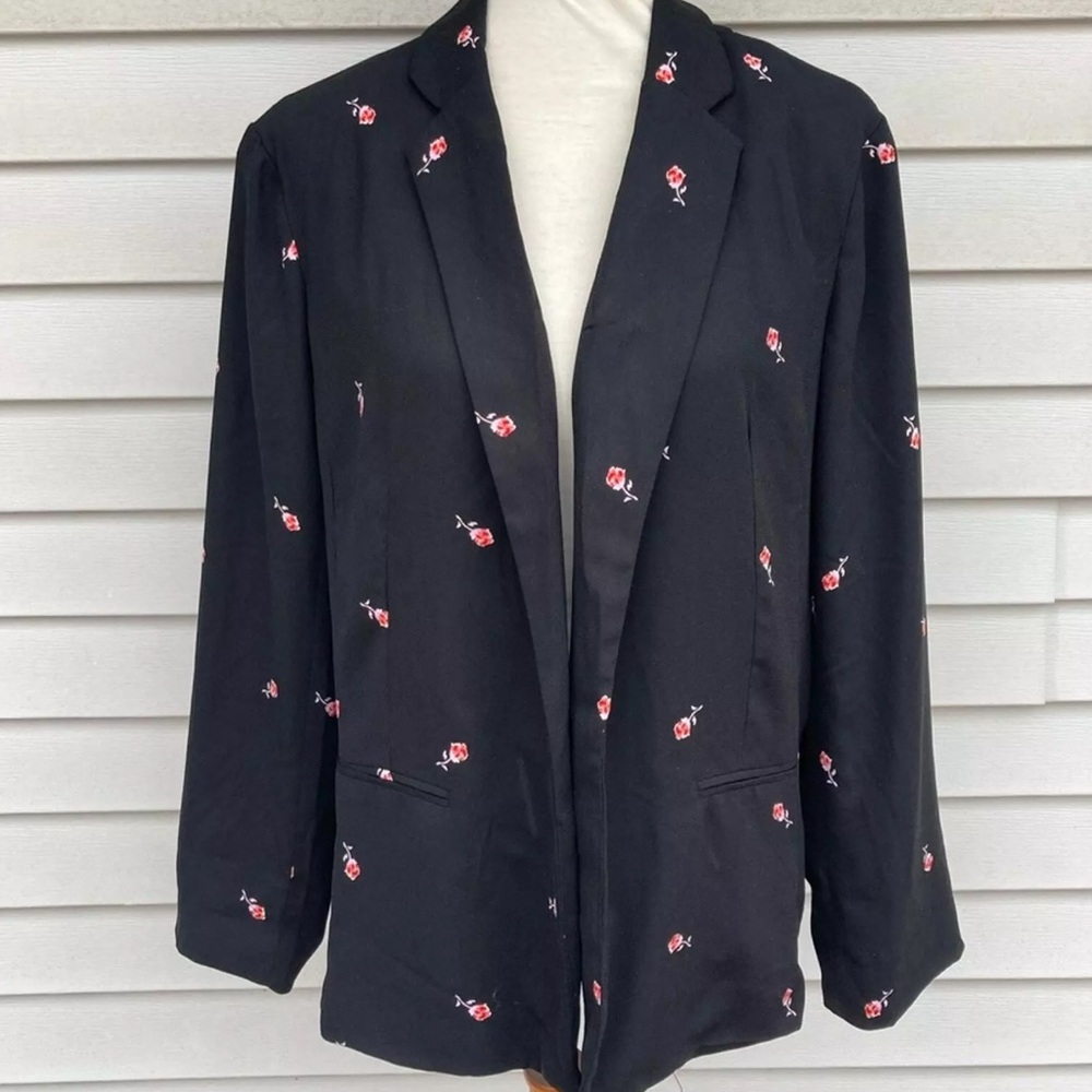 Lauren Conrad Blazer Women’s Size Small Black And Pink Roses. NWOT.